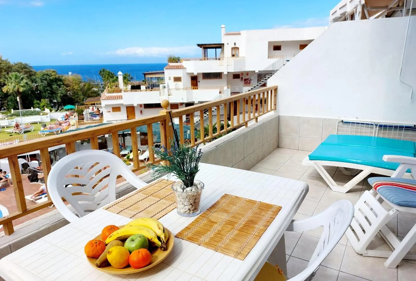 First Line Los Geranios Ocean View Apartment Air Conditioned 50 M From La Pinta Beach location